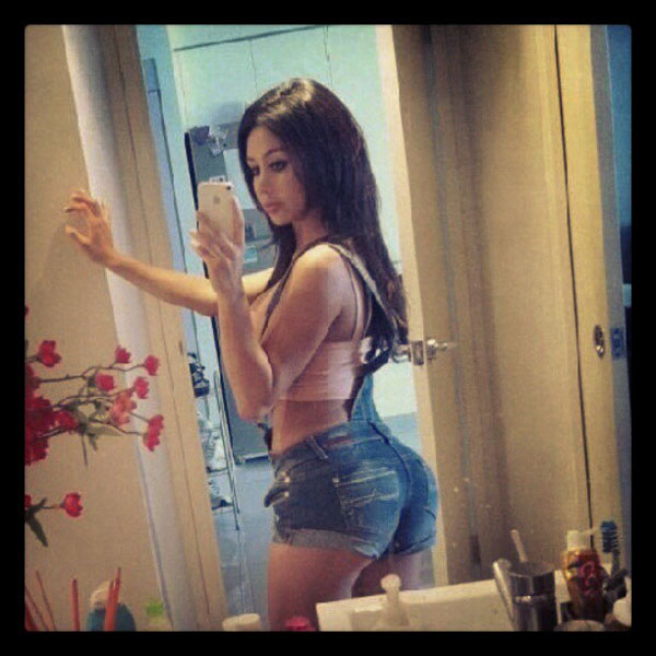 Hot-selfie-mirror-pics-19