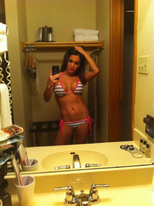 Hot-selfie-mirror-pics-34